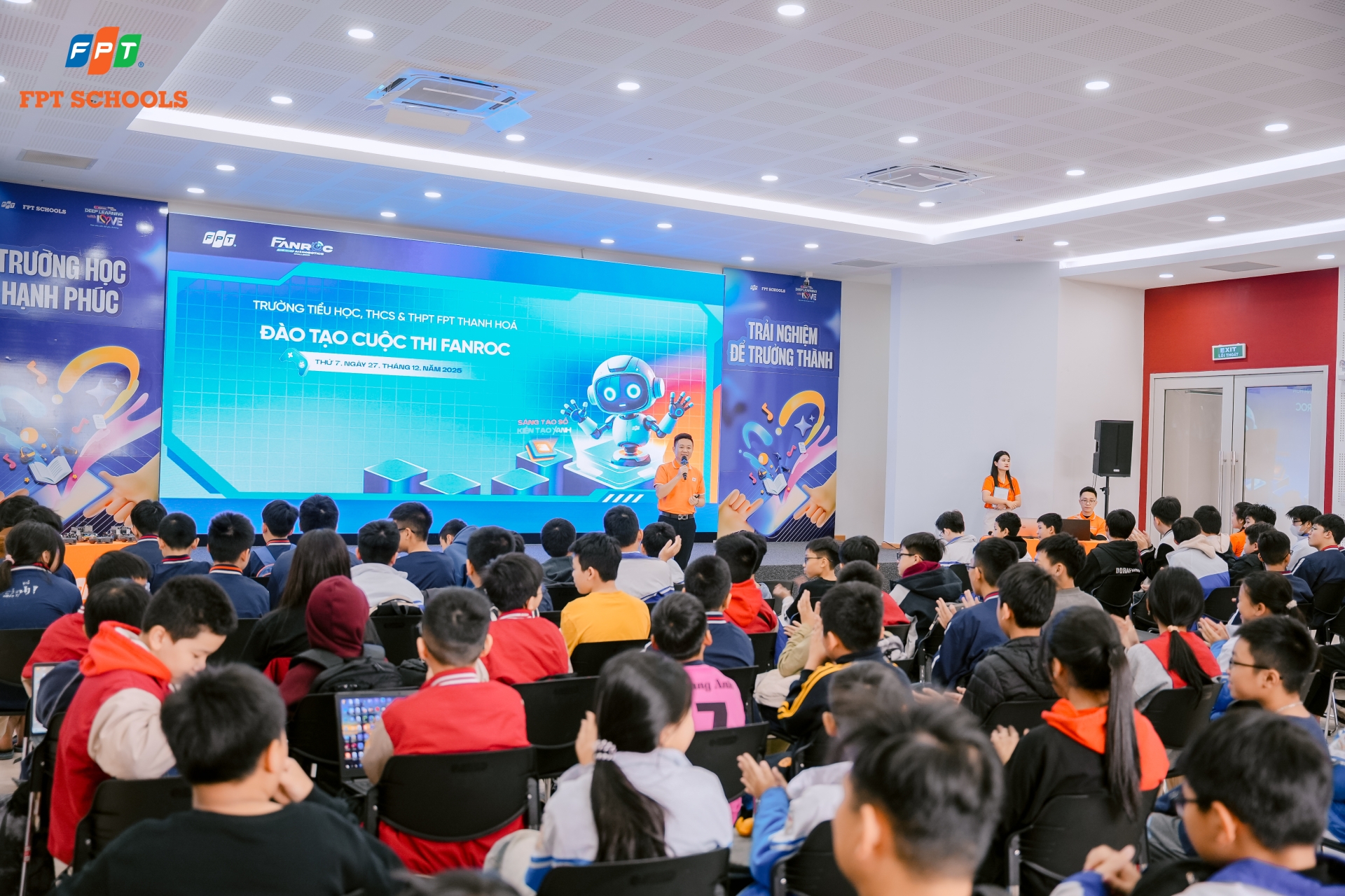 Gần 400 học sinh tham gia buổi đào tạo trực tiếp thứ 3 trước thềm FPT Schools AI & Robotics Challenge 2026