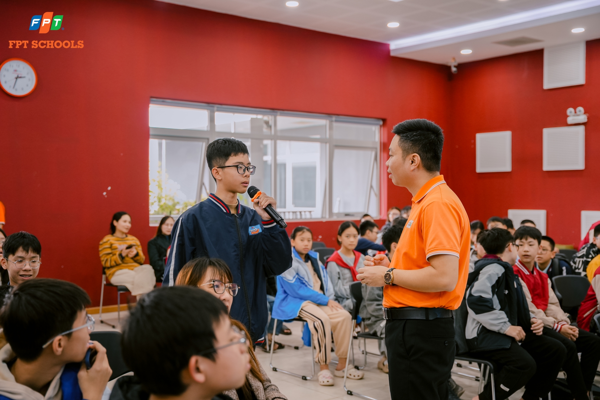 Gần 400 học sinh tham gia buổi đào tạo trực tiếp thứ 3 trước thềm FPT Schools AI & Robotics Challenge 2026