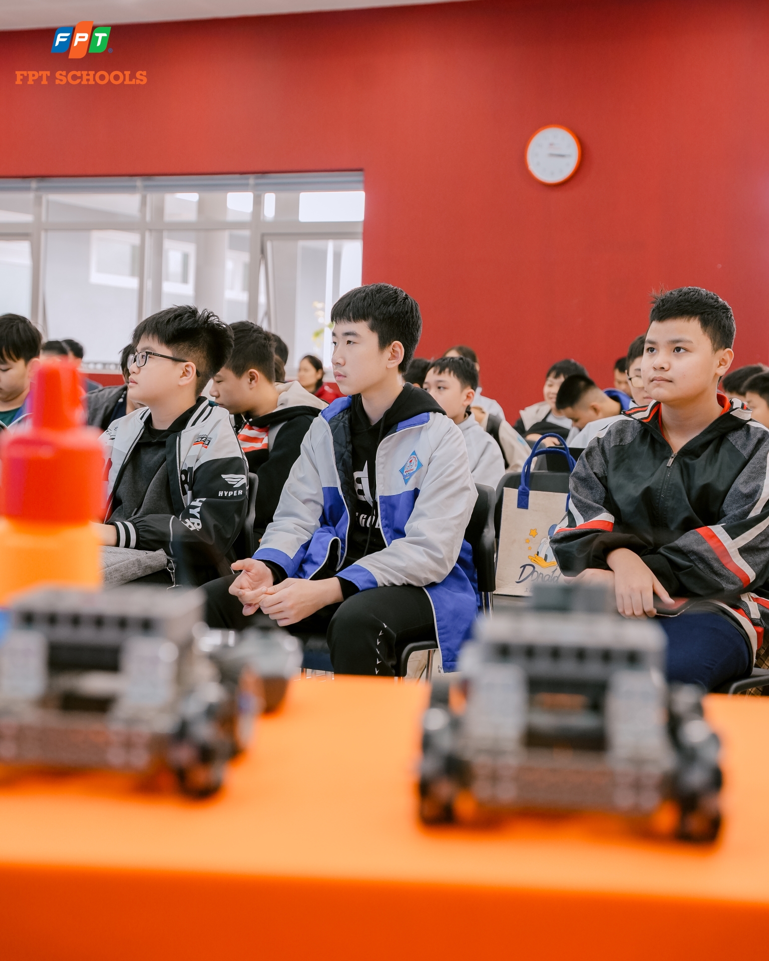 Gần 400 học sinh tham gia buổi đào tạo trực tiếp thứ 3 trước thềm FPT Schools AI & Robotics Challenge 2026