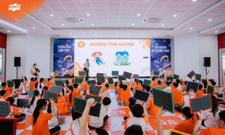 Học sinh THCS FPT School Thanh Hoá gõ cửa “Alo new start, mind to heart”, khởi động năm học mới đầy hứng khởi