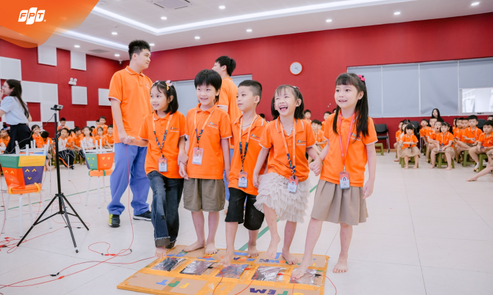 Học sinh Tiểu học FPT Thanh Hóa bùng nổ cảm xúc tại trạm trải nghiệm Makey Makey – AI Game