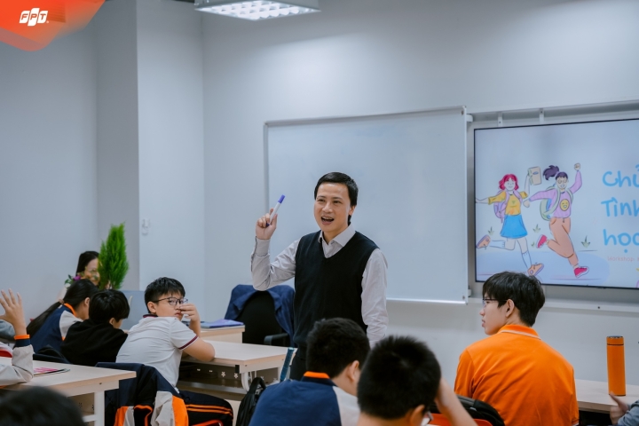 Lớp học đặc biệt: Khoảnh khắc Bố mẹ “ đổi vai” trở thành thầy giáo, cô giáo đứng trên bục giảng