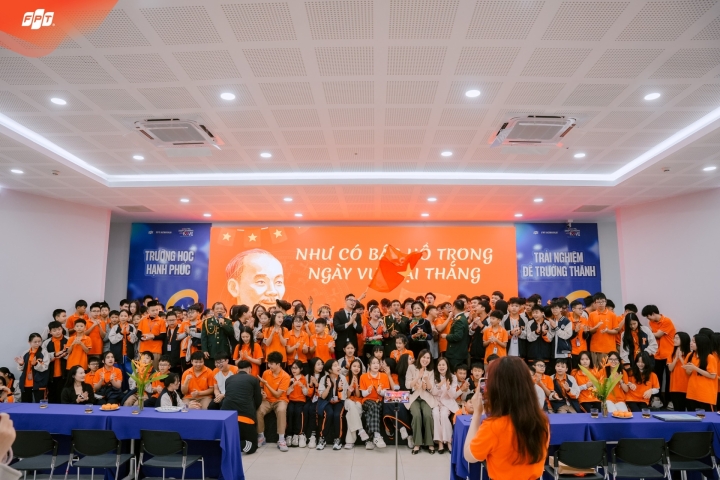 Tự hào trang sử – Tiếp bước anh hùng