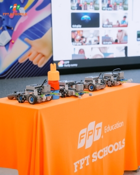 Gần 400 học sinh tham gia buổi đào tạo trực tiếp thứ 3 trước thềm FPT Schools AI & Robotics  Challenge 2026
