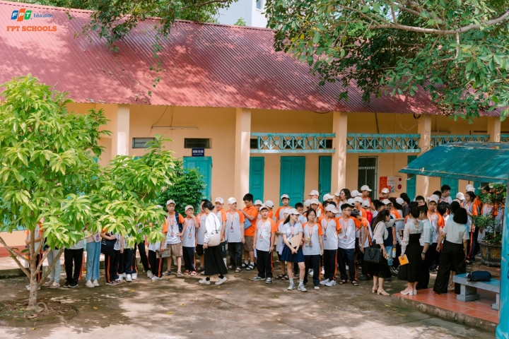 Học sinh Fschool Thanh Hóa hòa hứng khám phá văn hóa và lịch sử quê hương