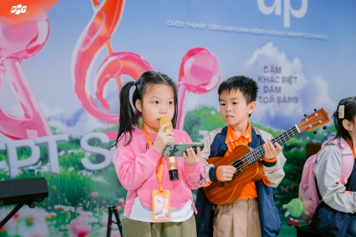 Sân khấu mở Light Up - Điểm hẹn âm nhạc mới của Fschooers Thanh Hoá