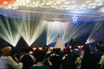 Sân khấu Light Up - Nơi học sinh Fschool Thanh Hoá dám bước lên và toả sáng