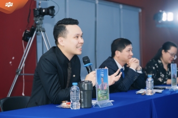 Sân khấu Light Up - Nơi học sinh Fschool Thanh Hoá dám bước lên và toả sáng