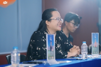 Sân khấu Light Up - Nơi học sinh Fschool Thanh Hoá dám bước lên và toả sáng