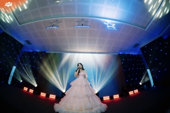 Sân khấu Light Up - Nơi học sinh Fschool Thanh Hoá dám bước lên và toả sáng