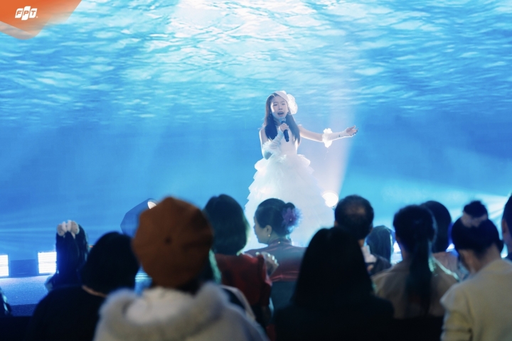 Sân khấu Light Up - Nơi học sinh Fschool Thanh Hoá dám bước lên và toả sáng