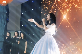 Sân khấu Light Up - Nơi học sinh Fschool Thanh Hoá dám bước lên và toả sáng