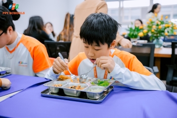 Học sinh, giáo viên Fschool Thanh Hóa hào hứng trải nghiệm thực đơn bán trú mới